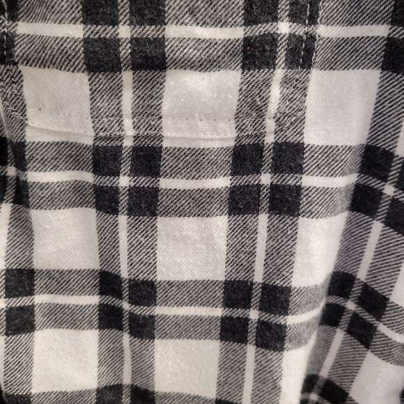 American Eagle Amazingly Soft Button Up Plaid Black and White Shirt Small - Picture 4 of 11